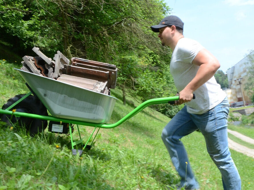 Motúčko: Motorové kolečko pro zahrádkáře
