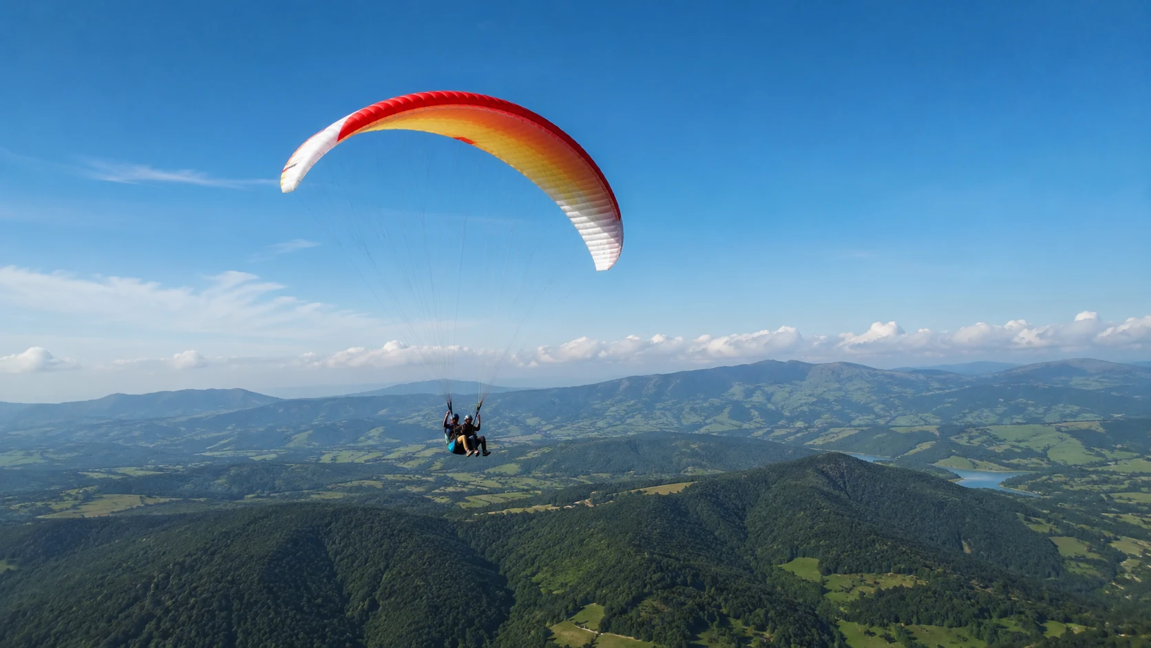 Adrenalinové zážitky a lety pro chlapy 2026: balon, vrtulník, seskok a bungee