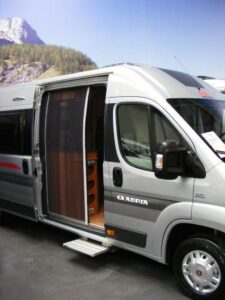 Plisovaná moskytiéra Horrex pro vestavby umístění posuvné dveře verze Citroën Jumper, Fiat Ducato, Peugeot Boxer H2, H3