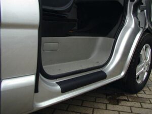 Ochranná fólie prahu předních dveří Reimo pro Renault Trafic