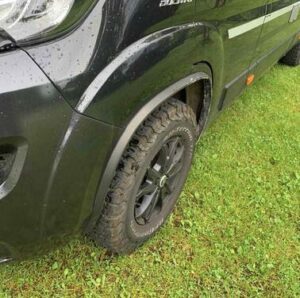 Univerzální rozšiřovací lem blatníků Reimo, 25 mm