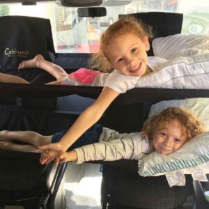 REIMO Dvojlůžko kabiny Cabbunk pro otočná sedadla Varianta: Dvojlůžko – VW Caddy, VW T4/T5/T6, Mercedes Viano/Vito/Mettris, Ford Transit Custom, Renault Trafic